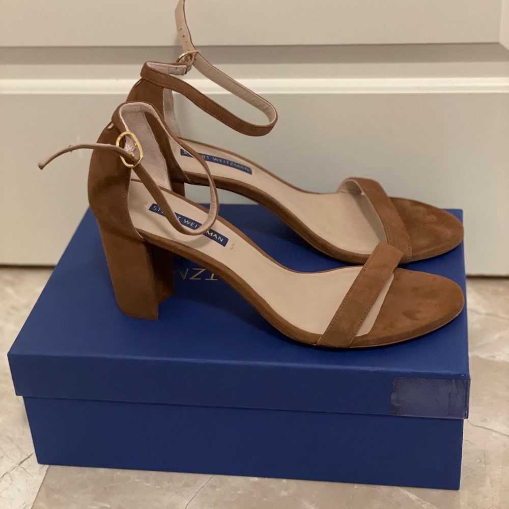 Stuart Weitzman “Nearly Nude” sandal brand new! Size 8.5